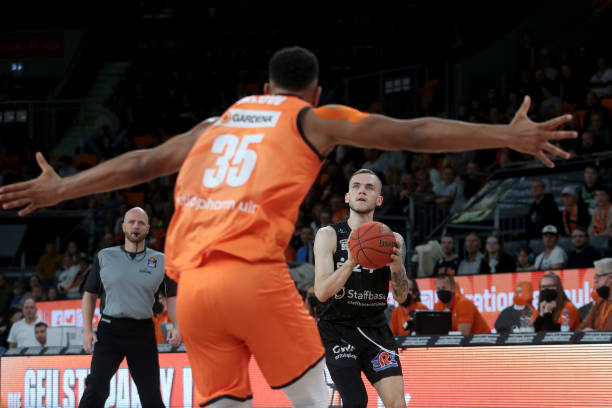 坚持训练和 坚持训练和